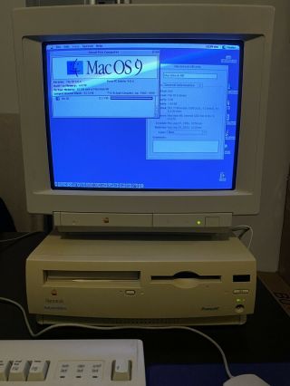 Vintage Macintosh Performa 6300cd