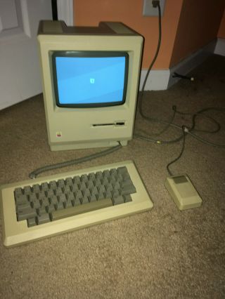Apple Mac 128k M0001,  Floppy Reader,  Manuals,  Mouse And Keyboard