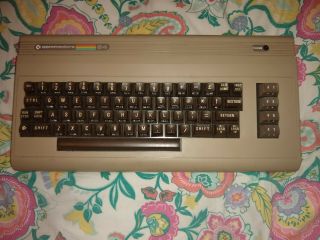 Vtg Commodore 64 And 1571 Disk Drive