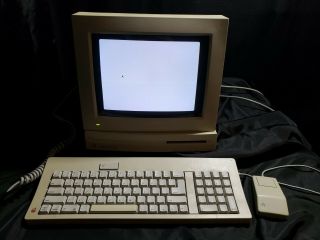 Apple Macintosh Lc Iii Computer,  Monitor,  Extended Keyboard,  Mouse,  Power Cords