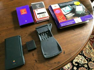 Apple Newton Messagepad 110 With Leather Carrying Case And All Software