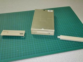 Commodore CHINON FB - 357A HD floppy dire for Amiga 4000 and other models,  BONUS 2