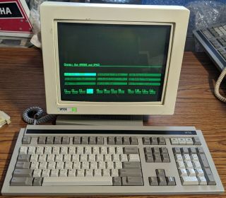 Wyse Wy - 150 Serial Terminal - Green Phosphor - With Keyboard - Ships