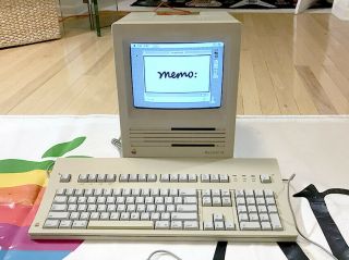 Loaded Apple Macintosh Se W/ Se30 Accelerator Card 2 X 800k Floppy And 30 Meg Hd