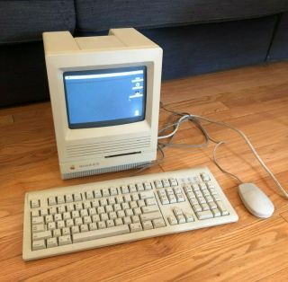 Apple Macintosh Se/30 M5011 Computer & With Mouse And Keyboard