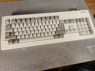 Commodore Amiga 4000 A4000 Keyboard.  Restored And.