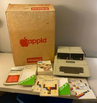 Vintage Apple Ii Computer Model A2s1048 With Box