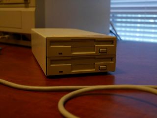 .  : Dual External Disk Drive For Commodore Amiga From Diskworks,  Made In Au :.