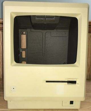 1984 Apple Macintosh Model M0001 128k Empty Case Housing W/bracket Mac 512k