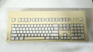 Vintage Apple Macintosh Extended Keyboard M0115 - By Apple