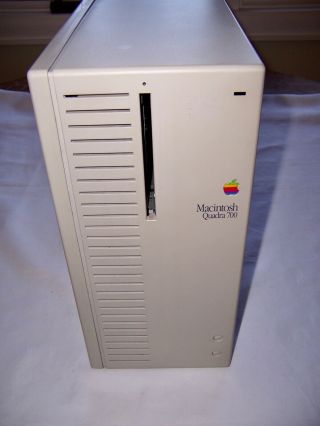 Vintage Apple Macintosh Quadra 700 M5920