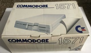 Commodore 1571 External 5.  25 " Floppy Disk Drive,  Cords,  Cover.  Powerson