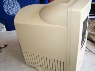 Macintosh Color Classic M1600 with 20MB RAM,  80MB HD,  Ethernet - 3