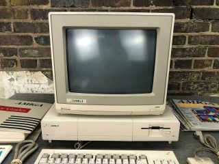 Commodore Amiga 1000 Computer 1080 Monitor Keyboard/Mouse & Accessories 2