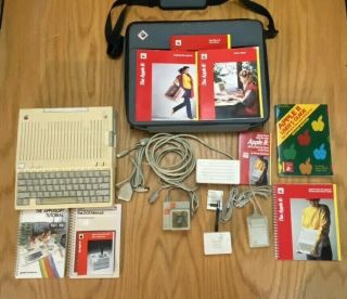 Apple IIc 2C Model A2S4100 w/ Case and Accessories 2