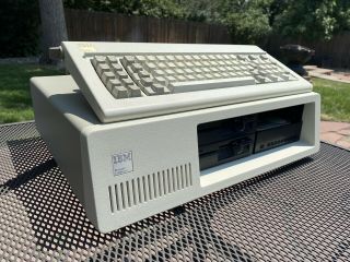 Ibm 5150 - Dual Floppy Drives - 21 Mb Seagate St - 225 Hd - Keyboard -
