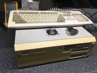 Commodore Amiga 4000 W/ Picasso Iv