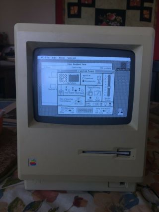 Vintage Apple Macintosh 512k Desktop Computer - Keyboard,  Mouse,  Carrying Bag