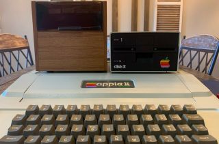 Vintage Apple II,  computer A2S1048 48K/Disk Drive/Controller/Software/Manuals 2