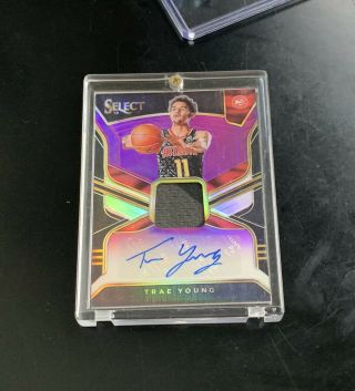 Trae Young 2018 - 19 Select Rookie Jersey Autographs Prizms Purple 28 /99 Hawks