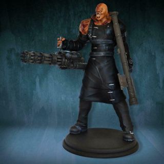 Resident Evil Nemesis Colossal Statue 10 Exclusive,  1 And 2 Regular