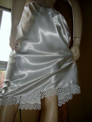 Vtg St Michael White High Gloss Satin Embroidered Lace Half Slip Petticoat 16 - 18