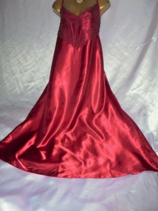 Stunning Silky Satin Gown 46 Chest Cd/tv Red