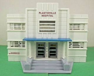Plasticville Hospital HS 6 WITH Complete Furniture Set and Box 2