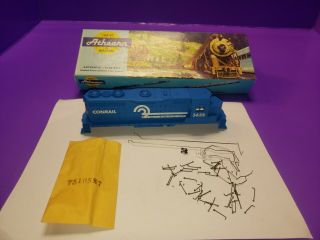 Parts Ho Scale Athearn Gp35 Conrail Locomotive Casing And Parts