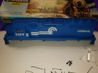 PARTS HO SCALE ATHEARN GP40 - 2 CONRAIL LOCOMOTIVE CASING AND PARTS 3