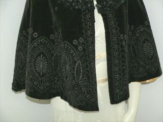 Antique 1890s Black Silk Velvet Cape with Lace Soutache and Ruffles 5