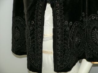 Antique 1890s Black Silk Velvet Cape with Lace Soutache and Ruffles 6