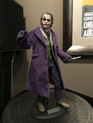 Hot Toys Dx11 The Dark Knight Joker 2.  0 Sideshow Exclusive