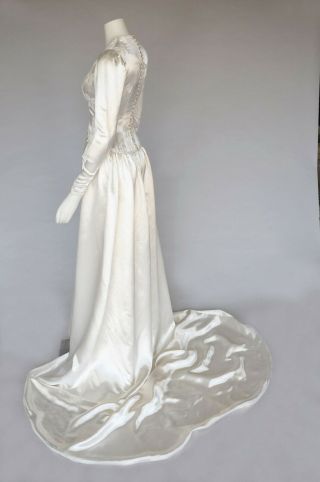 VTG 40s 1940s Ivory Slipper Satin Beaded Bows Wedding Gown Long Sleeves XS/S 6