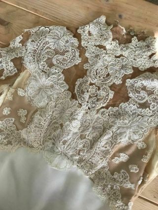 Vintage Lace Wedding / Prom Gown With Veil,  Train,  And Box