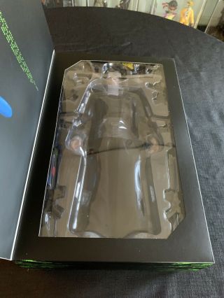 Hot Toys 1/6 Scale The Matrix Neo Action Figure,  Keanu Reeves,  MMS466, 6