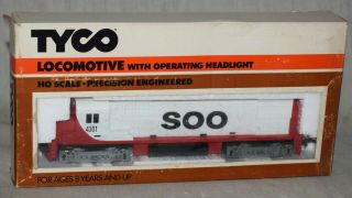 Tyco No.  235 - 11 Alco Century Diesel Locomotive Soo Line - Ho Gauge