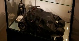 Hot Toys Tumbler Batmobile 1/6 Batman The Dark Knight Us Sell