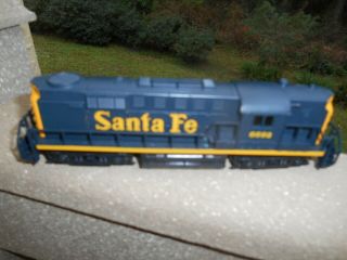 Santa Fe Model Power Alco Rs - 11 Diesel Locomotive 6692 - Ho