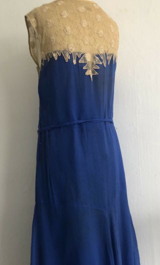 Antique 1920s Cobalt Blue Silk Chiffon Dress Daisy Embroidered Net Lace Flapper 2