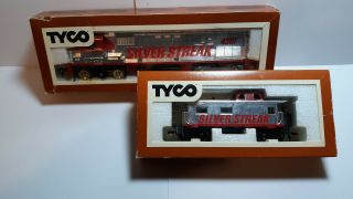 Vintage Tyco Ho Scale 4301 Silver Streak Diesel Locomotive Engine W/ Caboose