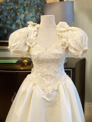 Vintage Princess Belle Wedding Dress Gown Satin Ivory Small 3