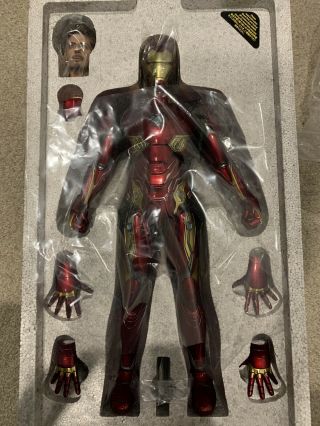 Hot Toys MMS473 - D23 Iron Man Mark 50 1/6 Scale With Bonus Accessories 2