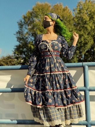 Vintage 70’s Homespun Floral Prairie corset Dress Gunne Sax Style 3