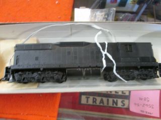 2nd Ho Scale Undecorated Sd9 Diesel Locomotive Dummy By Athearn (dmt23)