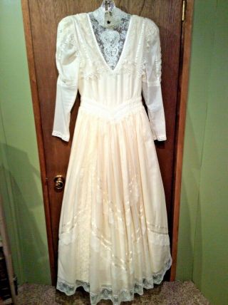 Jessica Mcclintock 1980’s Ivory Victorian Wedding Dress - Long Sleeve - Size 8
