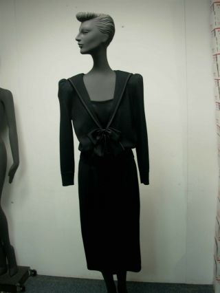Vintage 1980s Womens St John 2 Pc Black W Satin Bow Knit Skirt Suit Size 2 - 4
