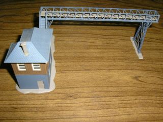 N Scale Pola Signal Tower And Bridge B267 Built Up Model