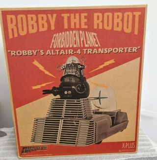 Forbidden Planet X - Plus Diecast Age Robby The Robot & Altair - 4
