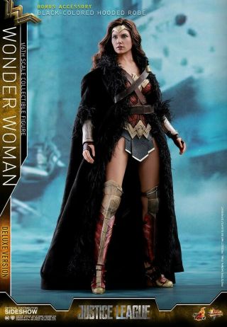 Hot Toys Wonder Woman Deluxe Version Sixth Scale Collectible Figure Mms451
